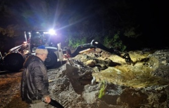 Alanya Belediyesi'nden gece baskın mesaisi