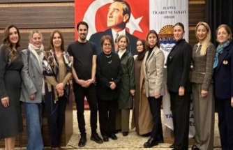 Alanya'da aile içi iletişim ve eşler arası uyum söyleşisi yapıldı