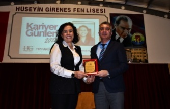 Öğrencilere hekimlik mesleğini anlattı