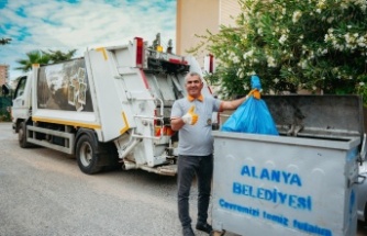Kurban atıklarını sokağa değil çöpe atın