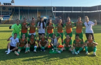 Alanyaspor kadın futbol takımı fire vermedi