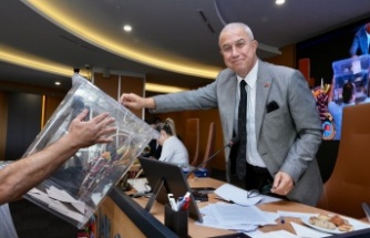 Başkan Özçelik'ten mecliste önemli açıklamalar