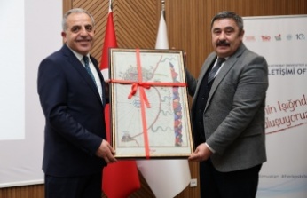 Öğrencilere enerji sektörünün güncel durumunu anlattı