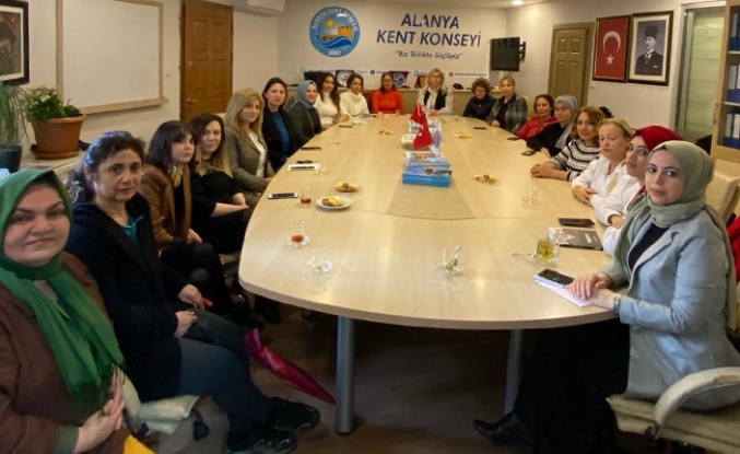 Alanya’da kadınlar 8 Mart için toplandı