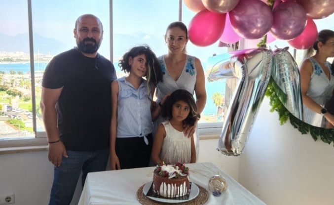 AGC'de Duru'ya doğum günü sürprizi