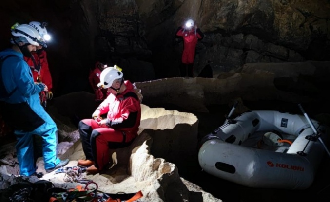 Dünya'nın 3'üncü büyük yeraltı gölünde profesyonel keşif çalışması