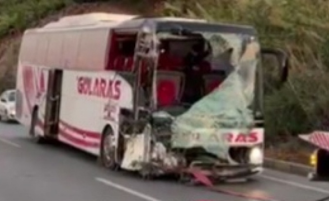 Alanya'da gece yarısı korkunç kaza; 5 yaralı var