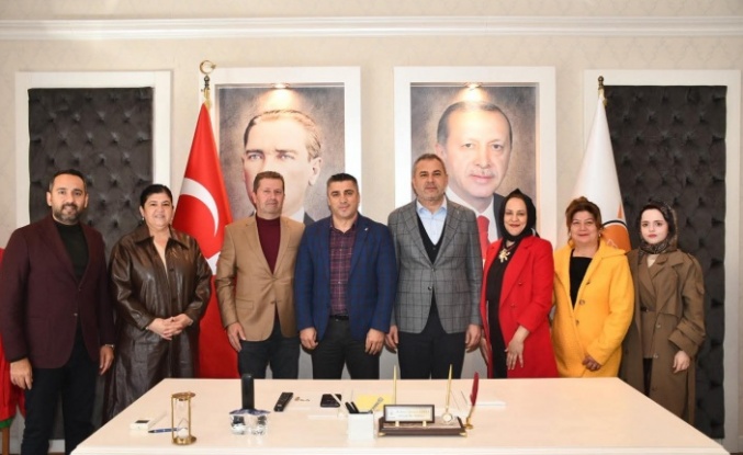 CHP'deki atamaya kızdı, istifa edip Ak Parti rozeti taktı