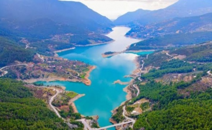 Dim Barajında kapaklar açıldı, işletmeler su altında kaldı