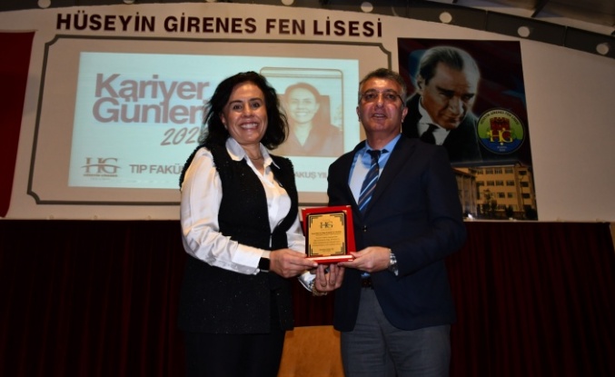 Öğrencilere hekimlik mesleğini anlattı