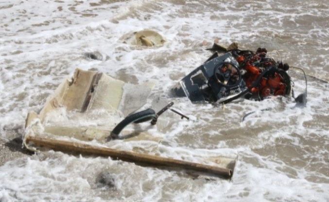 Alanya'da alabora olan tekneden canlarını zor kurtardılar