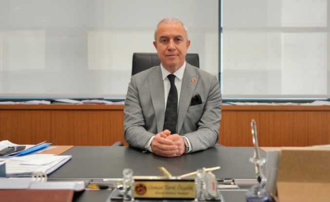 Başkan Özçelik'in ayağı kırıldı