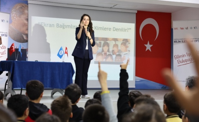 Dijital bağımlılığın zararları anlatıldı