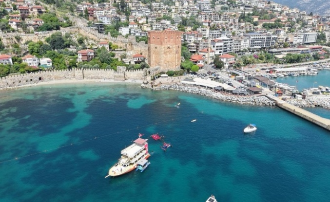 Alanya'nın mavisi için el ele verildi