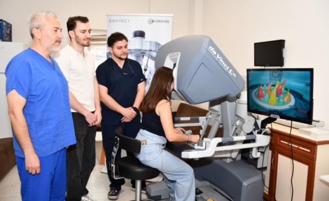Robotik cerrahi alanında simülasyon eğitimi verildi
