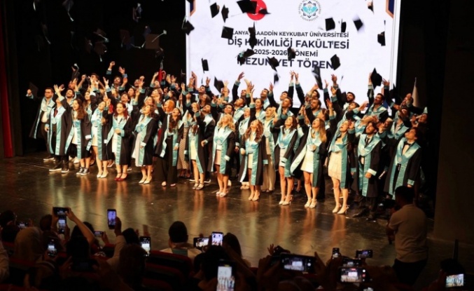 64 Diş hekimi mesleğe ilk adımını attı!