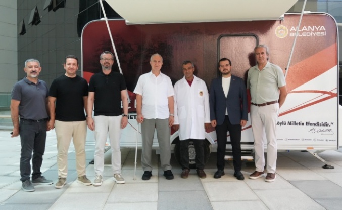 Alanya Belediyesi mobil kuaför aracı hizmete başladı
