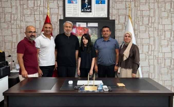 Türkiye birincisi öğrencisini ödüllendirdi!