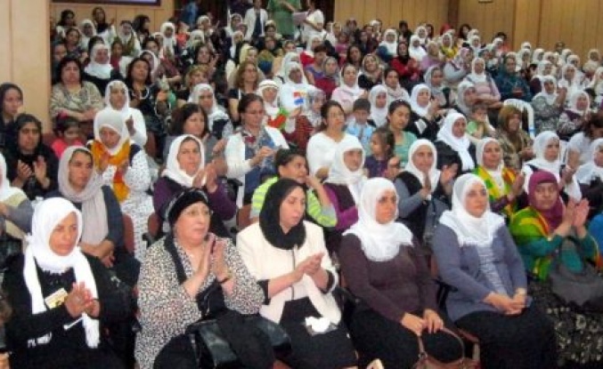 'annelere En Güzel Hediye Barıştır' Paneli 