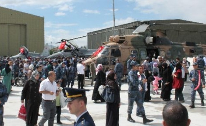 Yemin Edip Savaş Uçaklarına Bindiler 