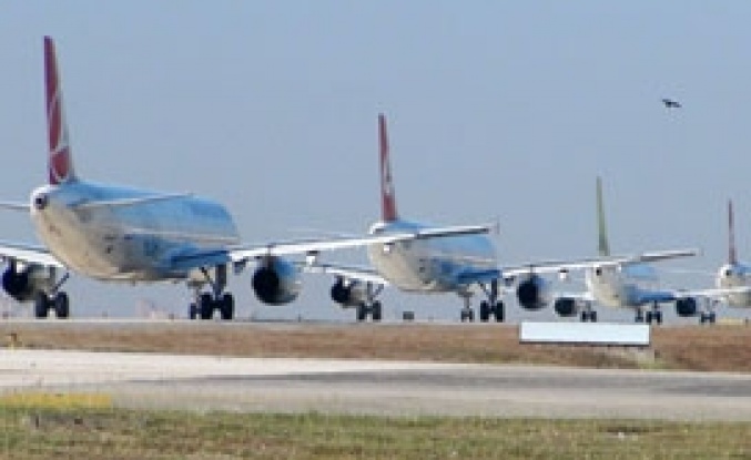 Yolcu uçağıında kavga çıktı: 4 yaralı