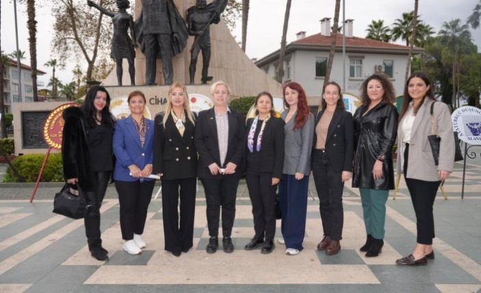 Kadınlar eşit temsil için buluştu