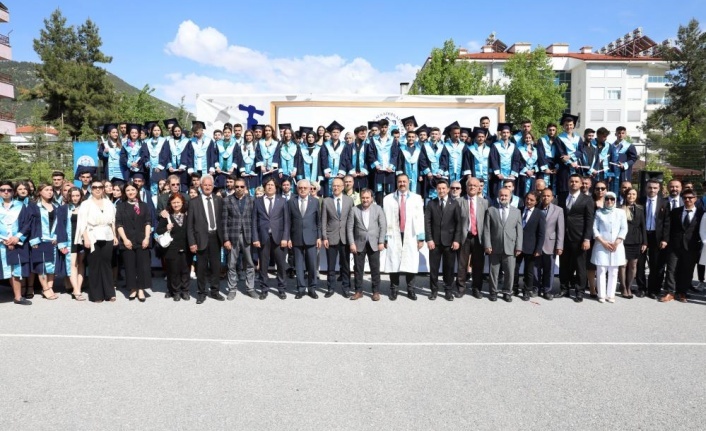ALKÜ Akseki MYO’da mezuniyet heyecanı