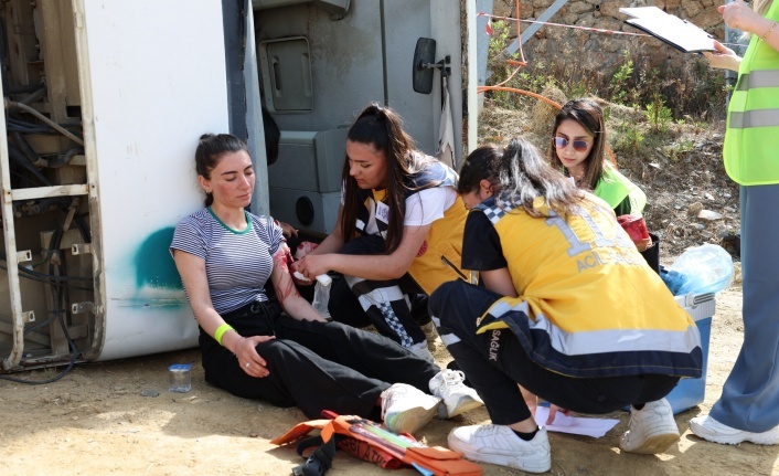 Türkiye’nin ilk ve acil yardım öğrencileri Alanya’da yarıştı
