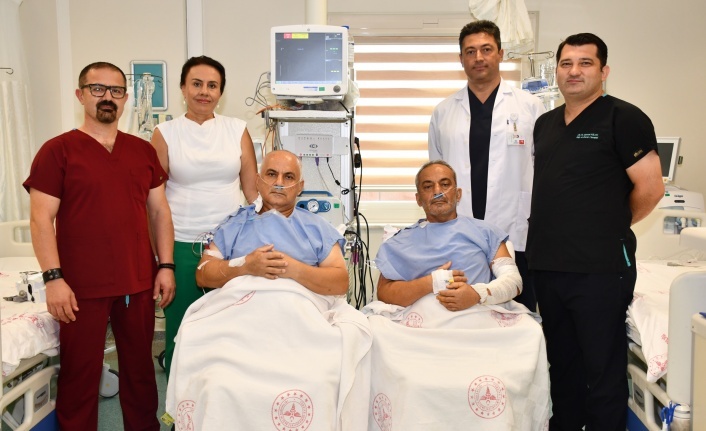 İki kardeş aynı gün bypass ameliyatı oldu