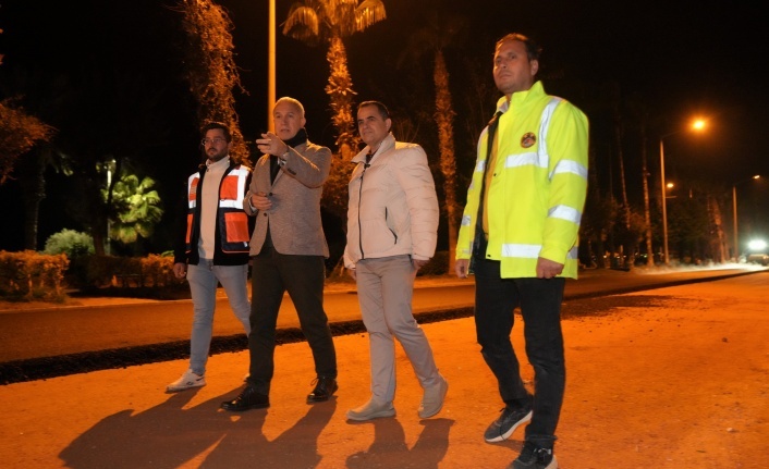 Atatürk Caddesi'nde çalışmalar gece gündüz sürüyor