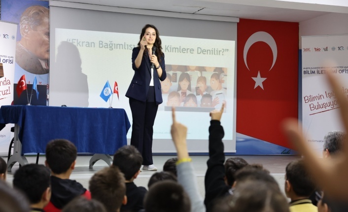 Dijital bağımlılığın zararları anlatıldı