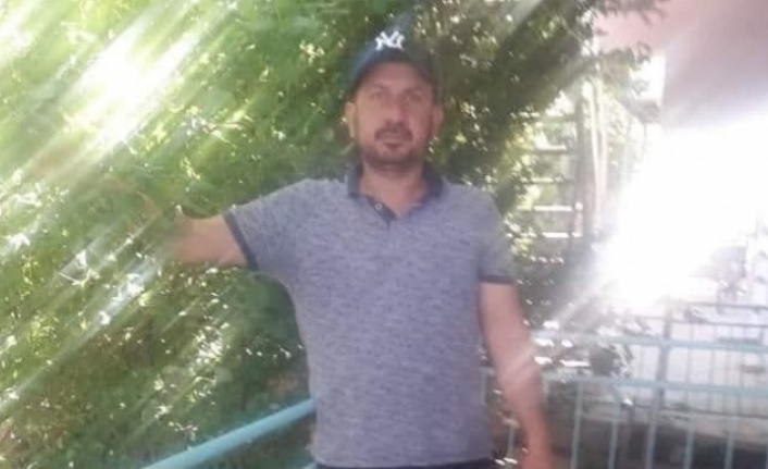 Alanya'da ağaca asılı ölü bulundu