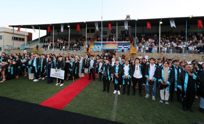 Alanya Üniversitesi mezunlarını geleceğe uğurladı