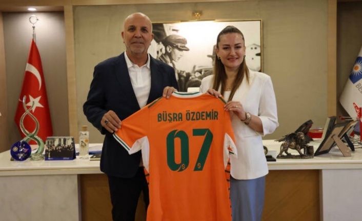 Alanyaspor yönetiminden Antalya Büyükşehir Belediyesi’ne ziyaret!