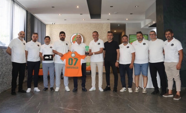 Alanyasporlular Derneği’nden Çavuşoğlu’na ziyaret!