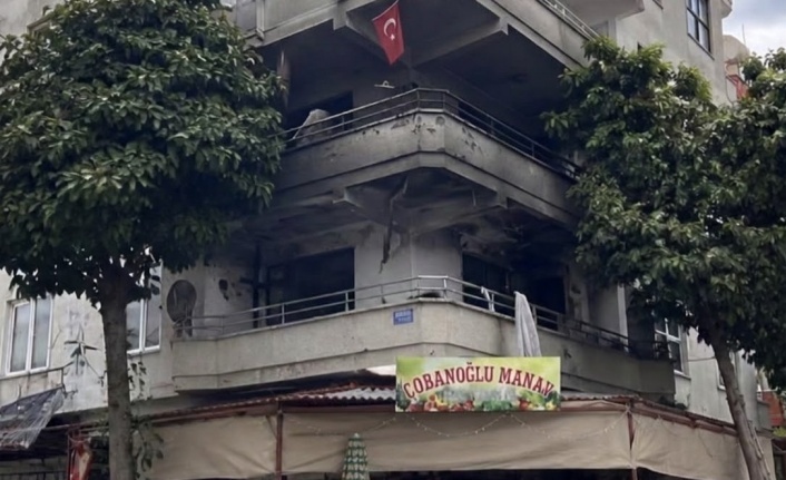Apartmanda çıkan yangında 3 çocuk dumandan etkilendi!