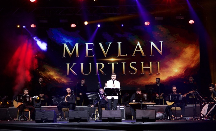 Mevlan Kurtishi Adin Resort Hotel’de yoğun katılımla sahne aldı!