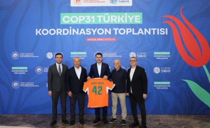 Bakan Kurum'a Alanyaspor forması!