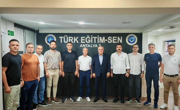 Erdem'den öğretmenlere tatil sözü