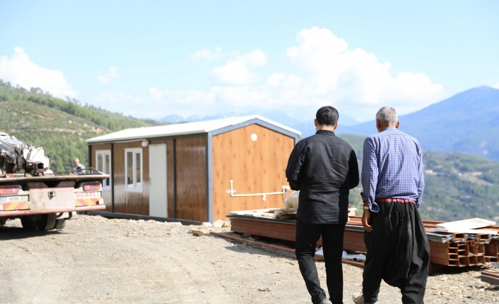 Alanya Belediyesi'nden yaşlı çifte yeni yuva