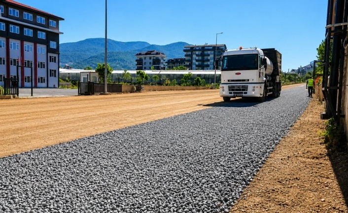 Alanya'da Ulaşım Yatırımları: İki Mahalleye Daha Asfalt Konforu