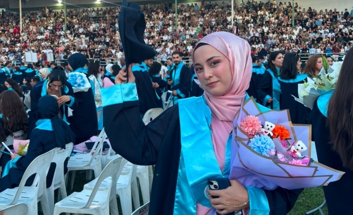 Engelleri Azmiyle Aştı: ALKÜ'lü Büşra Dereceyle Mezun Oldu