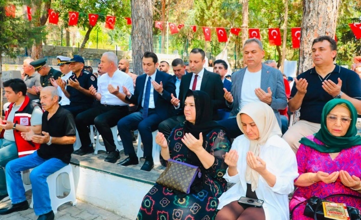 Şehitlerimizi dualarla andık!