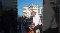 Yeni muhtar Yakup Gündoğan omuzlarda taşındı